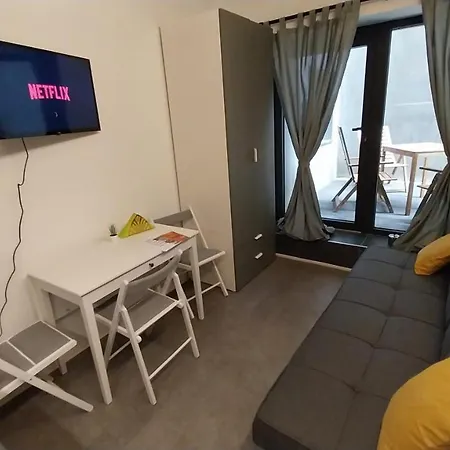 Apartament Peaceful Basement With Terrace & Free Gym