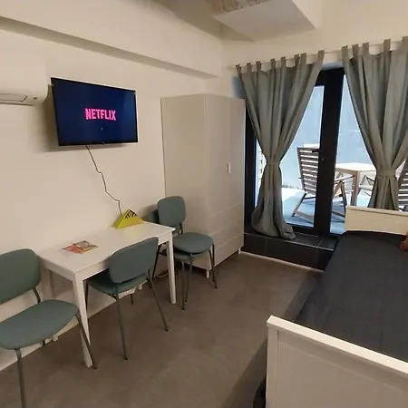 Apartament Peaceful Basement With Terrace & Free Gym Budapesta