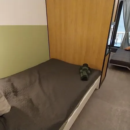 Peaceful Basement With Terrace & Free Gym Apartament *