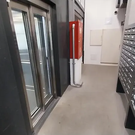 Peaceful Basement With Terrace & Free Gym Apartament *