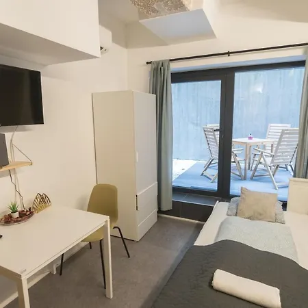 Apartament Peaceful Basement With Terrace & Free Gym *