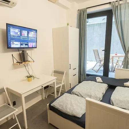Apartament Peaceful Basement With Terrace & Free Gym