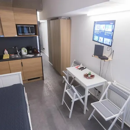 Apartament Peaceful Basement With Terrace & Free Gym *