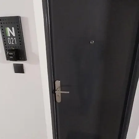 Peaceful Basement With Terrace & Free Gym * Budapest