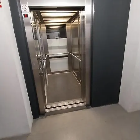 Apartment Peaceful Basement With Terrace & Free Gym