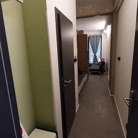 Daire Peaceful Basement With Terrace & Free Gym Budapeşte