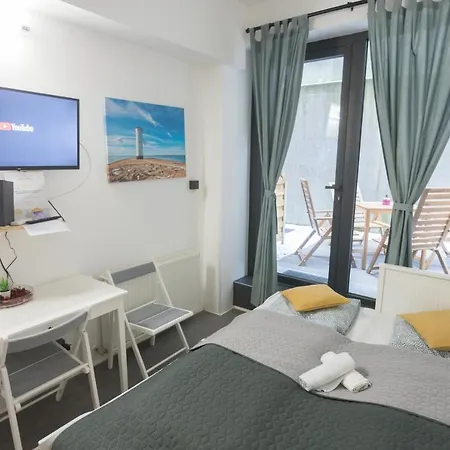 Peaceful Basement With Terrace & Free Gym * Budapest