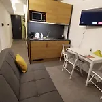 Peaceful Basement With Terrace & Free Gym Apartment Budapest