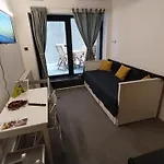 Peaceful Basement With Terrace & Free Gym Apartment Budapest