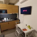 Peaceful Basement With Terrace & Free Gym Appartamento *