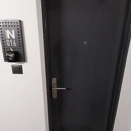 Peaceful Basement With Terrace & Free Gym Apartment Budapest