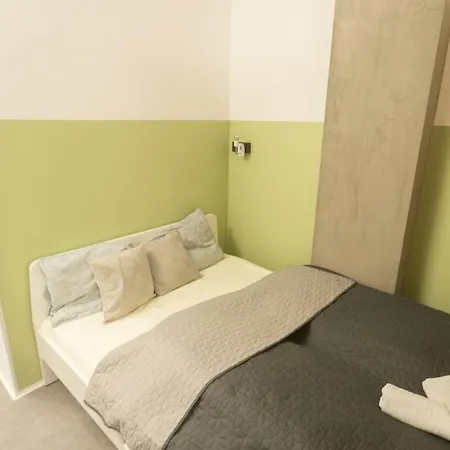 Apartamento Peaceful Basement With Terrace & Free Gym *