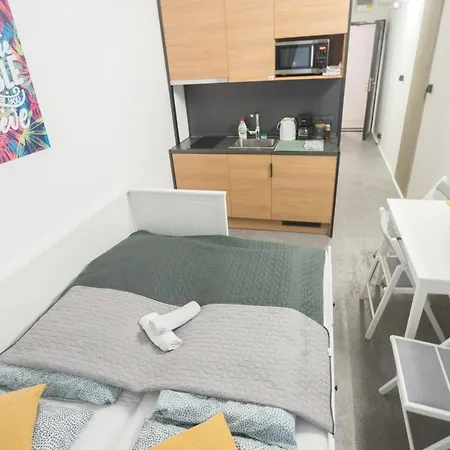 Peaceful Basement With Terrace & Free Gym Apartamento *