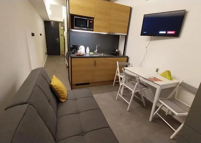 Peaceful Basement With Terrace & Free Gym Appartement Boedapest