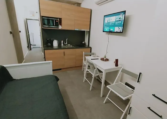 Appartement Peaceful Basement With Terrace & Free Gym *