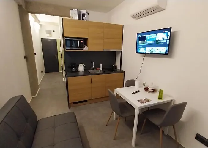 Appartement Peaceful Basement With Terrace & Free Gym *