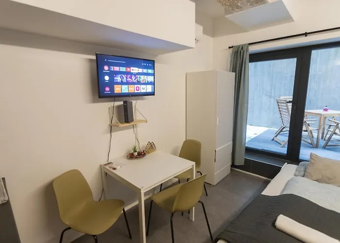 Appartement Peaceful Basement With Terrace & Free Gym *