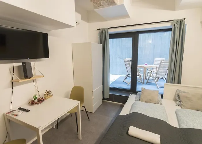 Appartement Peaceful Basement With Terrace & Free Gym *