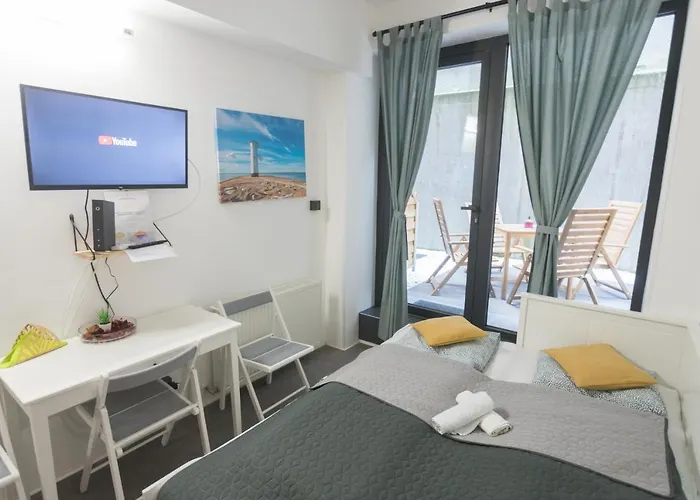 Peaceful Basement With Terrace & Free Gym * Boedapest