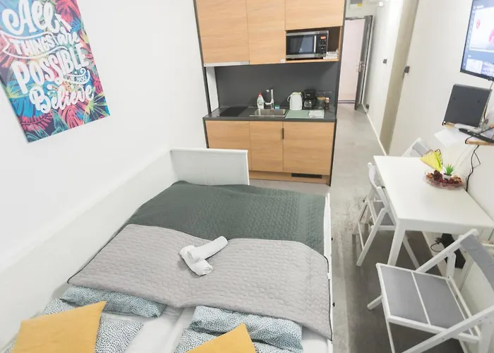 Peaceful Basement With Terrace & Free Gym Appartement *