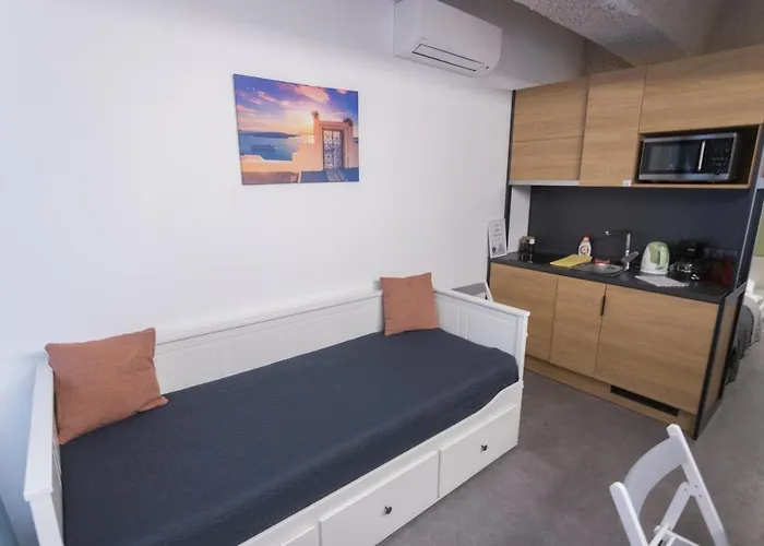Peaceful Basement With Terrace & Free Gym Appartement *