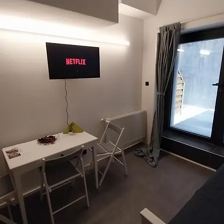 Apartament Peaceful Basement With Terrace & Free Gym Budapeszt